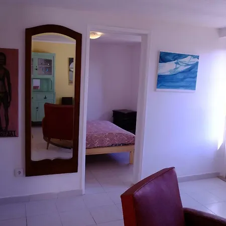 An Out Of Time Near The Beach In Sao Bernardino Atouguia Da Baleia